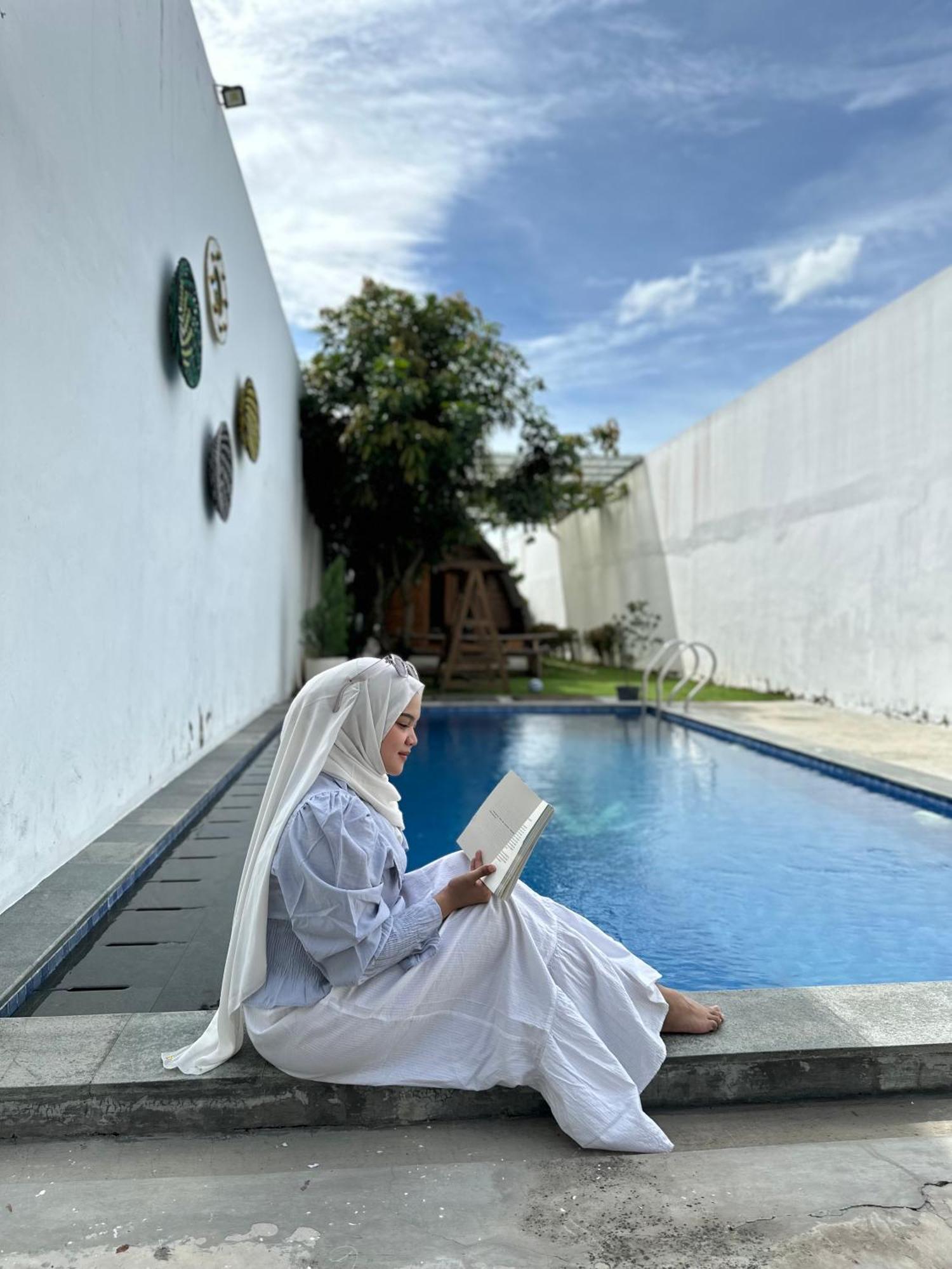 Villa Rumah Putih Jogja Yogyakarta Exterior foto